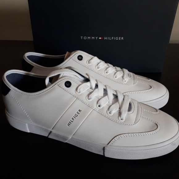 Tommy Hilfiger size 9.5 shoes brand new - Picture 1 of 5